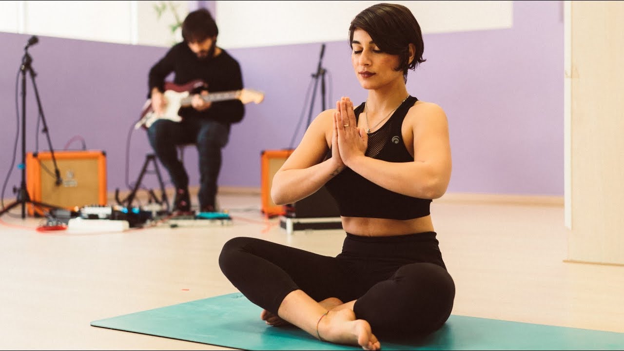 Ambient Guitar 32 // Yoga Lesson - YouTube