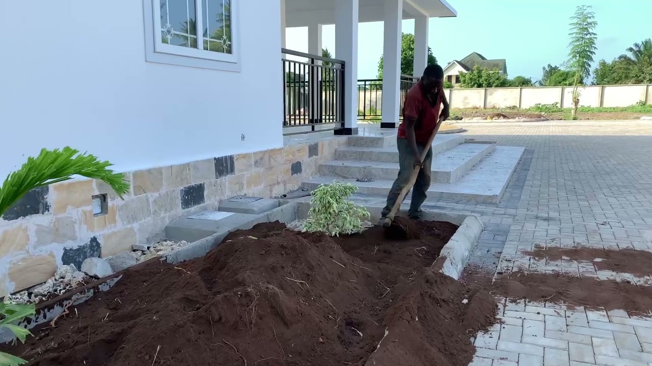 Building house in Tanzania - Landscaping work cont'd