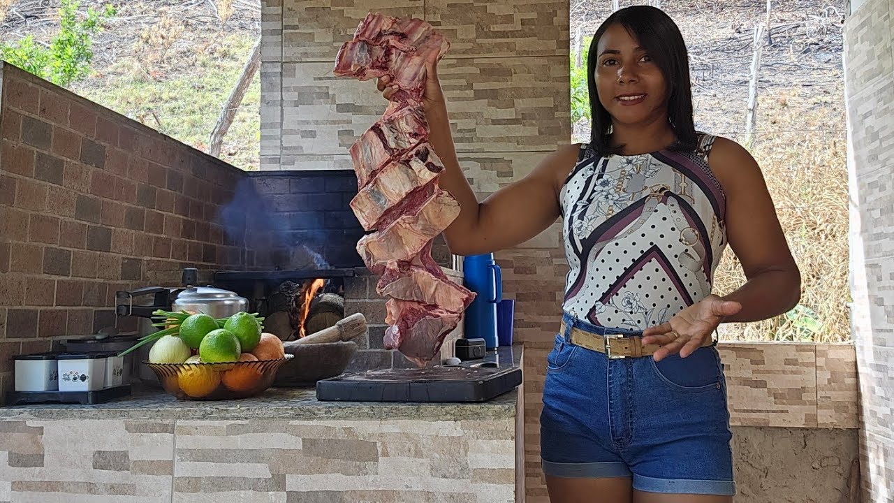Vida na roça, preparando uma deliciosa costela para almoço no fogão a lenha. 