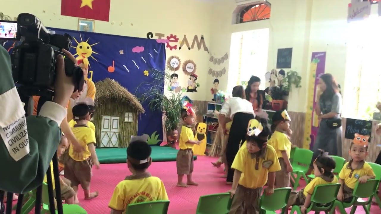 Dạy hát “Gà trống mèo con và cún con”