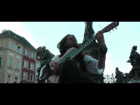 Guitar-virtuoso ESTAS TONNE