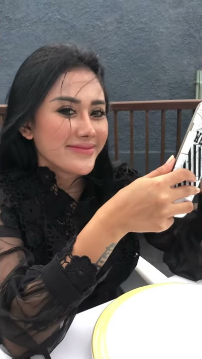 Adelia ghisel