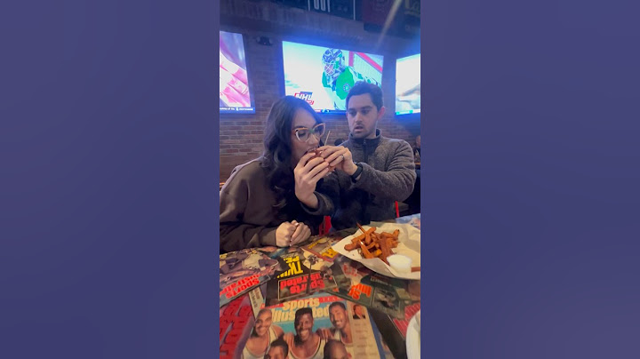 Couples that eat together #eating #eatingchallenge #burger #coupleshorts #couple #foodie #foodlove