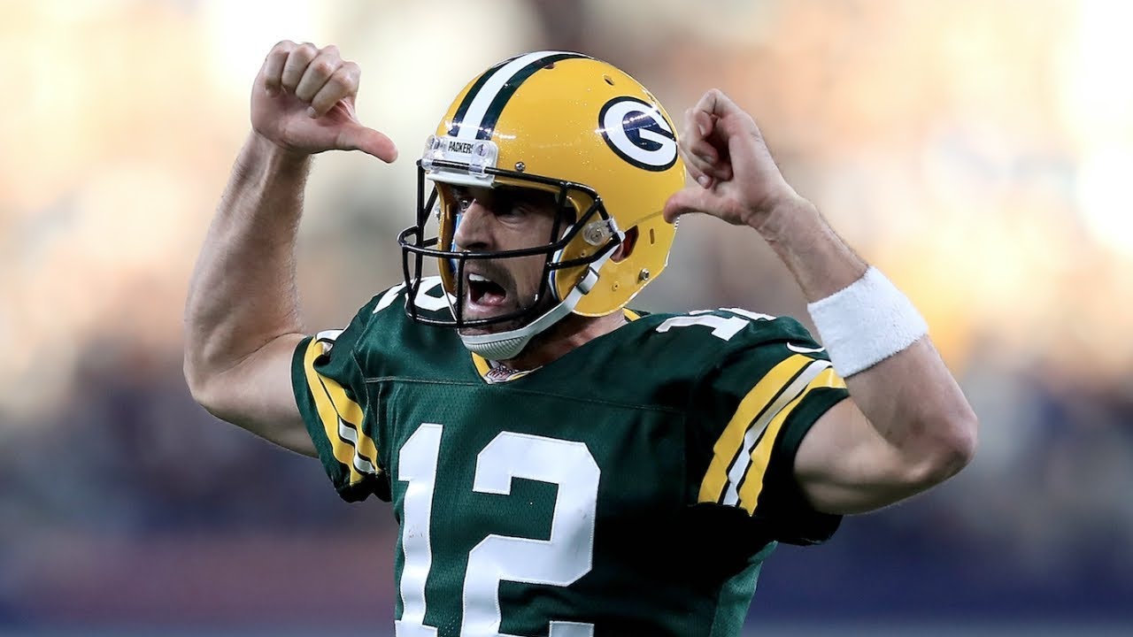 Aaron Rodgers returns to game after leaving with knee injury