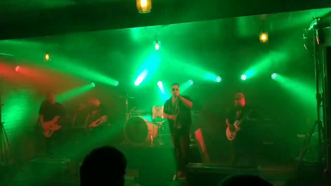 Rooster court/rebel yell