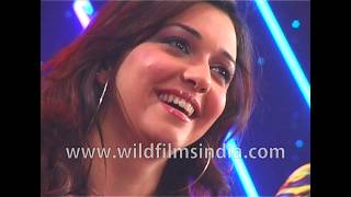 Dance Set Of Bollywood Shoot See Hindi Movie Female Dancers And Actors Shimmy On Stage