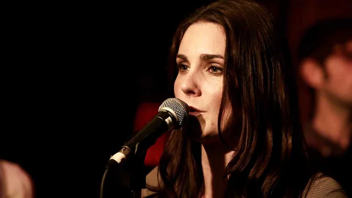 Allison Barber, "Reach Out", Live at Union Pool, B...