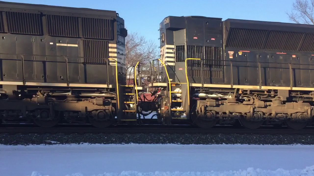 NS stack train and horn show in Chesterton sd70acu, sd70 ((flared ...