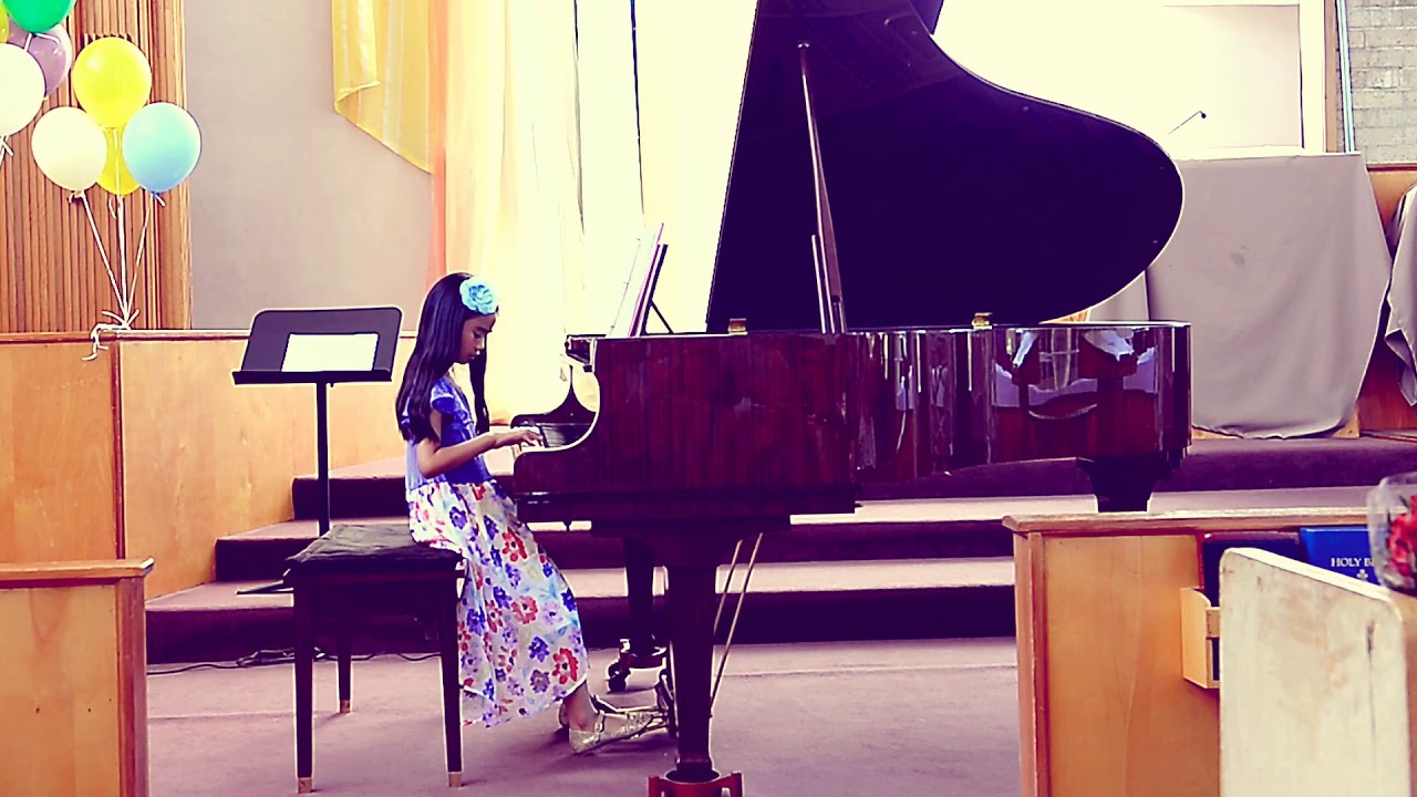 Megan's 1st Piano Recital - YouTube