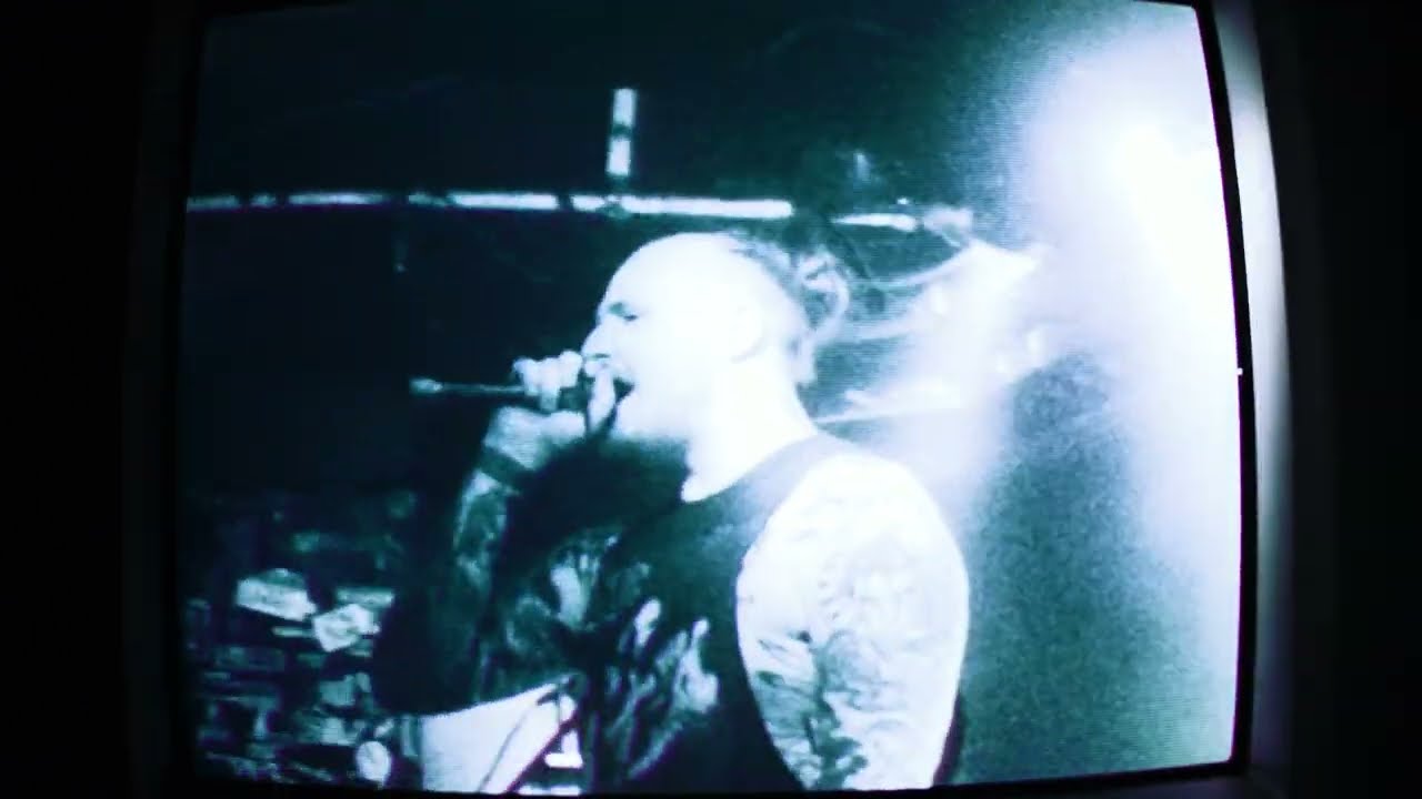 在 YouTube 上观看 Black Coast -  REAL (are you listening?) - (Official Music Video)