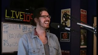 Hozier - 8 Bit version of Take Me To Church on Live 105 (с субтитрами)