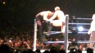 Smackdown bercy le 27 septembre 2009 - THE UNDERTAKER VS CM PUNK - extrait