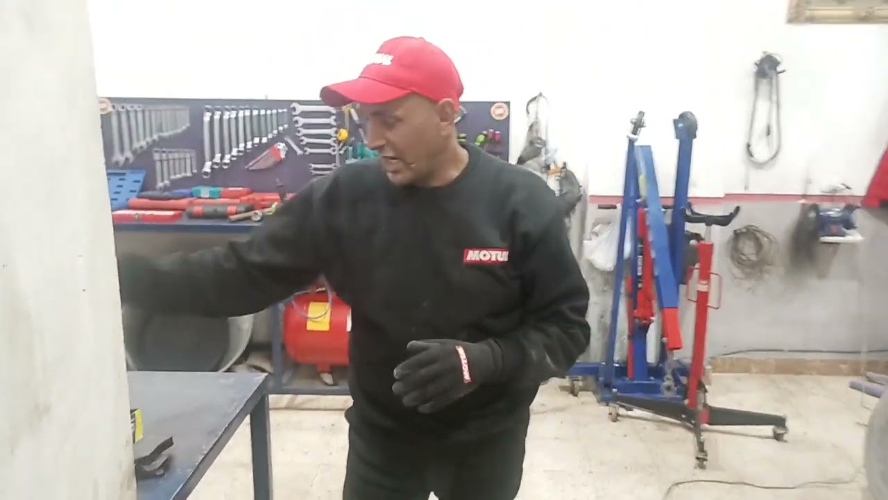 رينو داستر 2019 تغير زيت الفتيس والفتر ومعلومه مهمه مع اعلامى الصيانه MOHAMED PEGO 🇪🇬⚒️🇪🇬