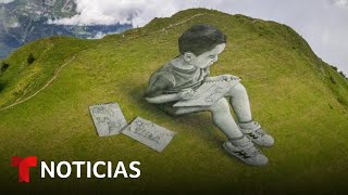 Artista dibuja con tiza y carbón encima de las montañas | Noticias Telemundo