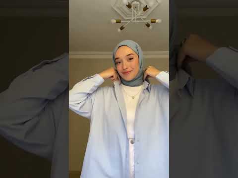 تنسيق القميص الأزرق السماوي