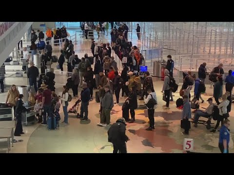 Hundreds of Flights Canceled Tuesday at DFW Airport, Dallas Love ...