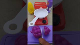 Super cute kitchen set and vegetable cut toy