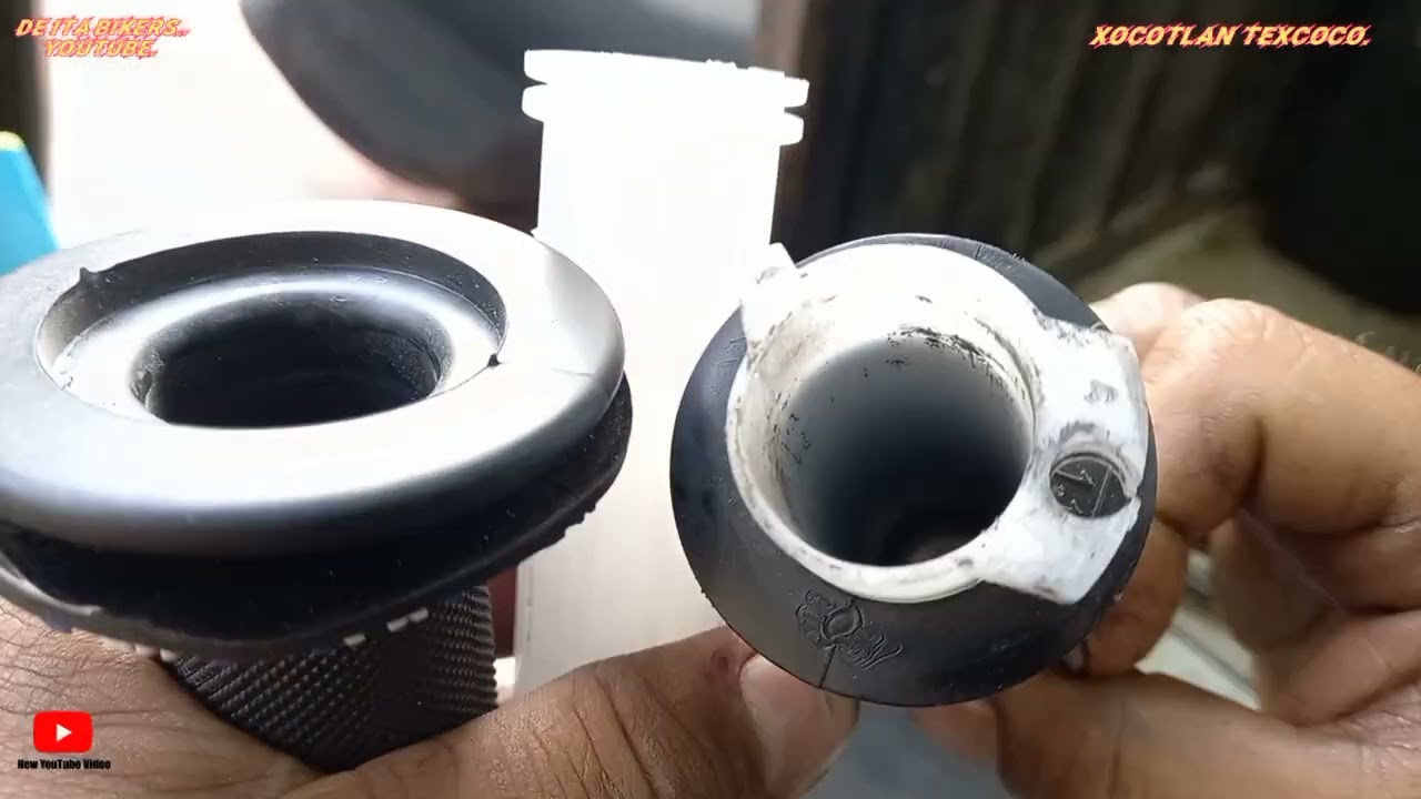 cambiamos  puños y chicote de acelerador. a ws sport 150c.