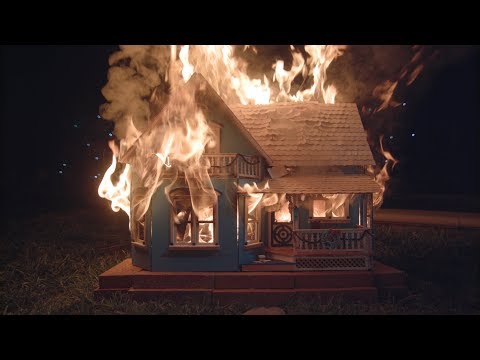 burning-dollhouse-fireplace-yule-log-with-music-(full-hd)