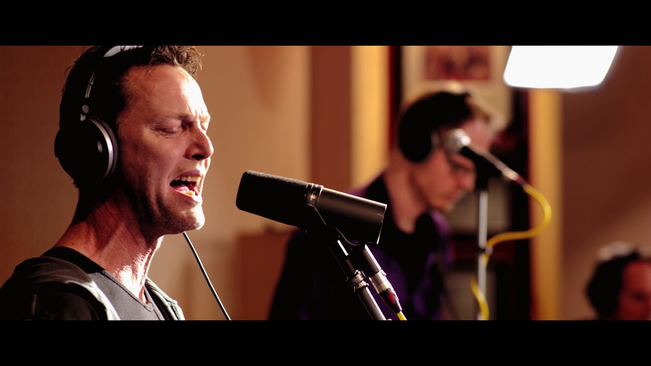 Van Wal -Ik Ben Hier - Live - Studiosession