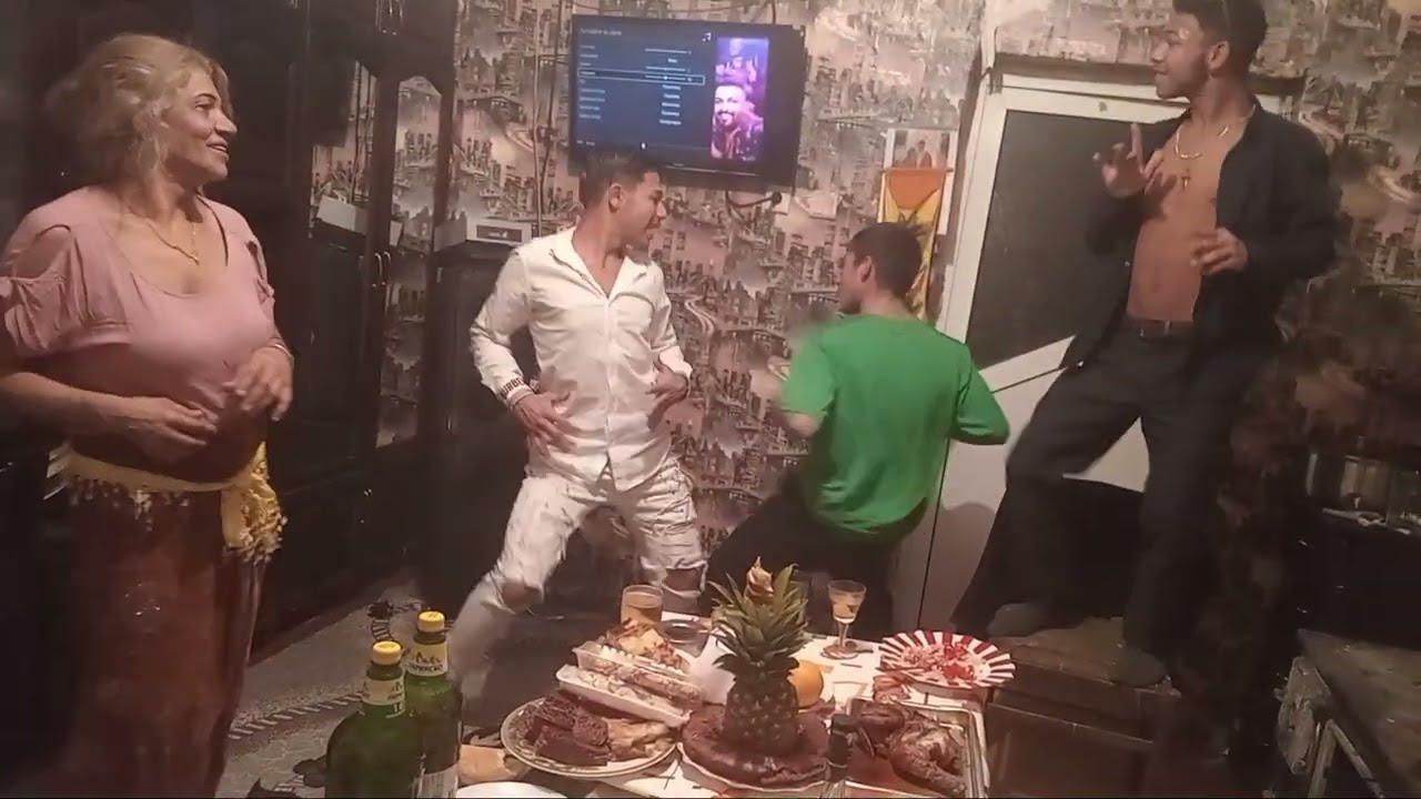 Çestita nova godina na vsiçki 🤍❤️🖤