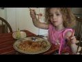 How to eat spaghetti - Como comer espaguete