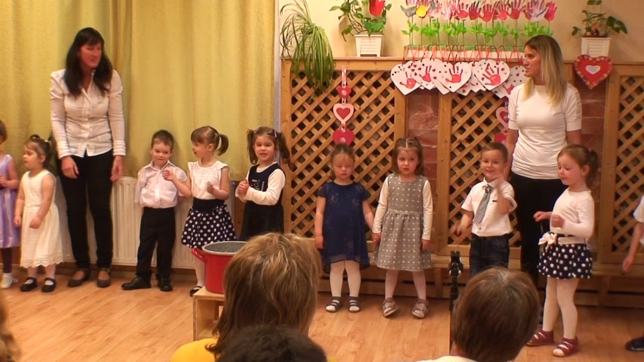 Anyák napja a pázmándi óvodában - 2019 - Kiscsoport