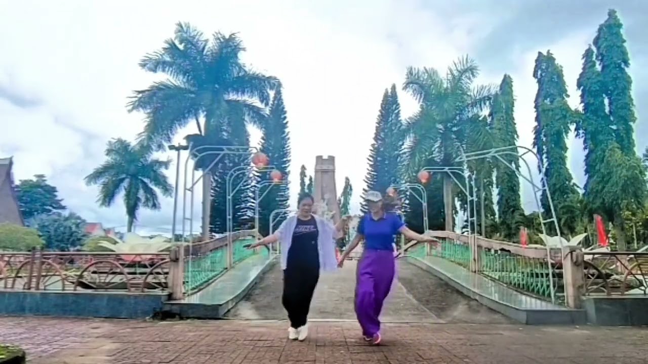 Shuffle dan. Tình yêu bất diệt . Hai chị em tại công viên đak tô