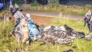 25.06.2022 - BMW 1er kracht gegen Baum - Seitenwand reißt vollständig ab