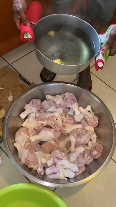 Fried Chicken #food #foodie #haiti #carribbean #viralvideo #viralshorts #viralvideos #chicken