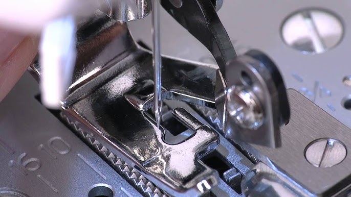 SINGER® Sew Easy Presser Foot Tutorial 