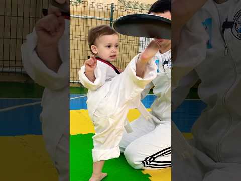 2-ЛЕТНЯЯ ДЕВОЧКА В ТХЭКВОНДО #тхэквондо #taekwondo #дети