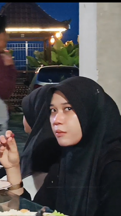 Muka Pedas Della Monica Ketika Makan | Gediguo Tok