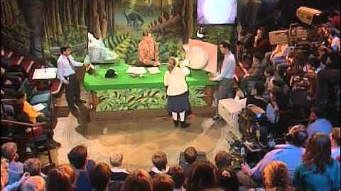 Richard Dawkins demonstrates the evolution of the eye