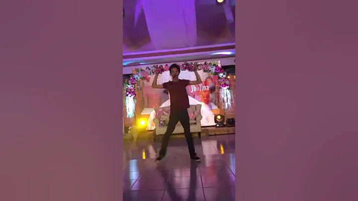 Andrea Mondragon dance move
