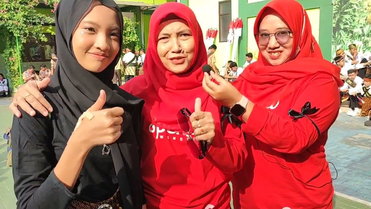 Aksi Atraktif Siswa dan Guru dalam Pawai Budaya HUT Ke-78 RI