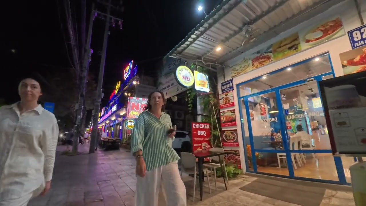 Đêm đầu tiên ở Phú Quốc 💋 đi ăn tối 