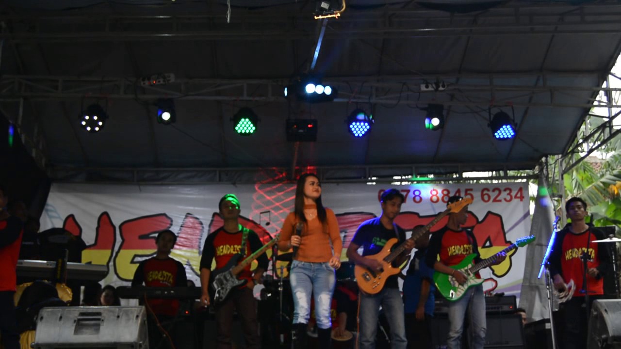 Tabir kepalsuan. HENDRISTA LIVE - YouTube Tabir kepalsuan. HENDRISTA LIVE - YouTube