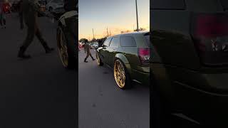 Dodge Magnum on Gold 28's Forgiatos
