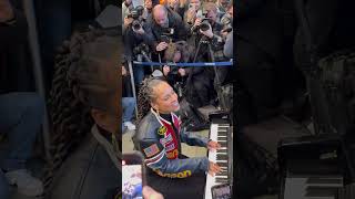 Alicia Keys Surprises Passengers With Performance in London Train Station