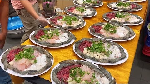 Món Ngon Đãi Tiệc Tại Quận 1 Với Lẫu Thái, Gày Quay Xôi Đậu, Tôm Rang Muối