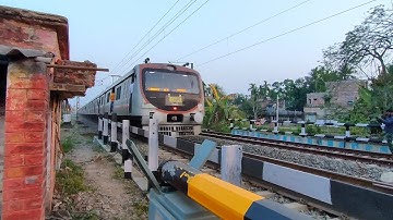 Rarest Unique Color Red-steel Livery 9C BEML Emu Local Furious Moving Through Out Railgate
