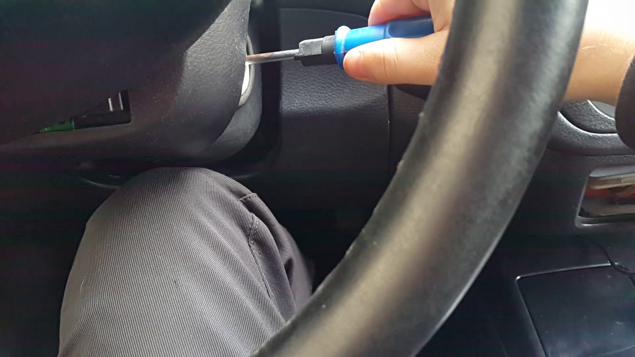 Как завести машину отверткой - YouTube