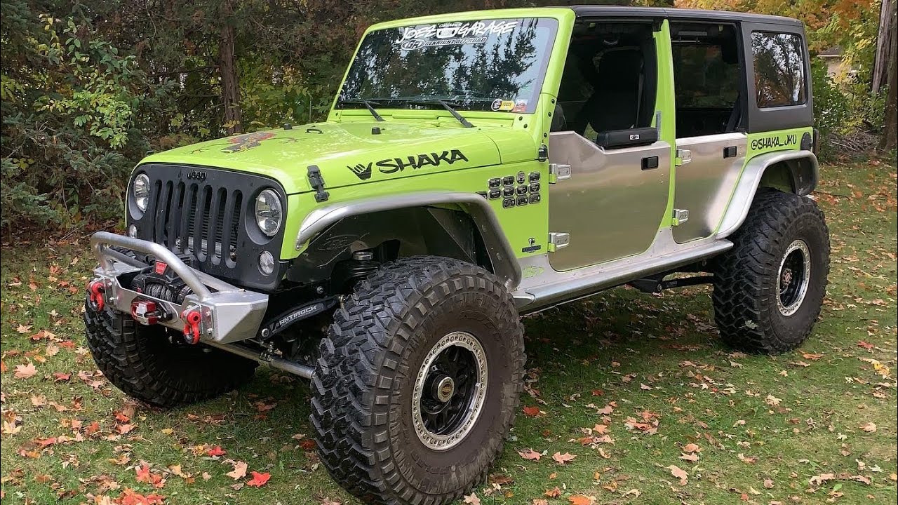 Jeep Jku interior storage solutions GenRight cargo rack and Cargo dog