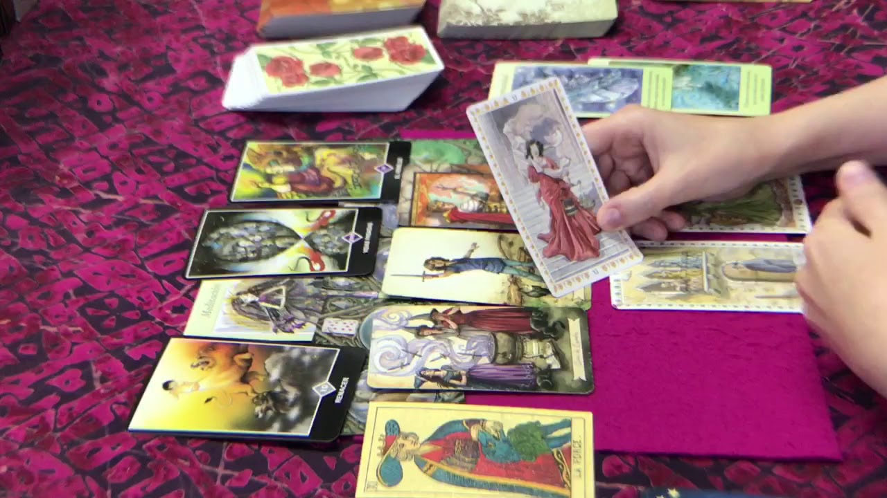 Dejará a la otra persona por mí ? Triangulo amoroso Tarot interactivo del amor