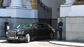 Putin presenta la limusina 'made in Russia' durante su investidura