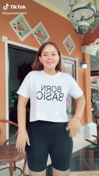 selebgram cantik ayu wulantari asal bali TIKTOKan (beberapa hari sebelum melakukan bunuh diri)