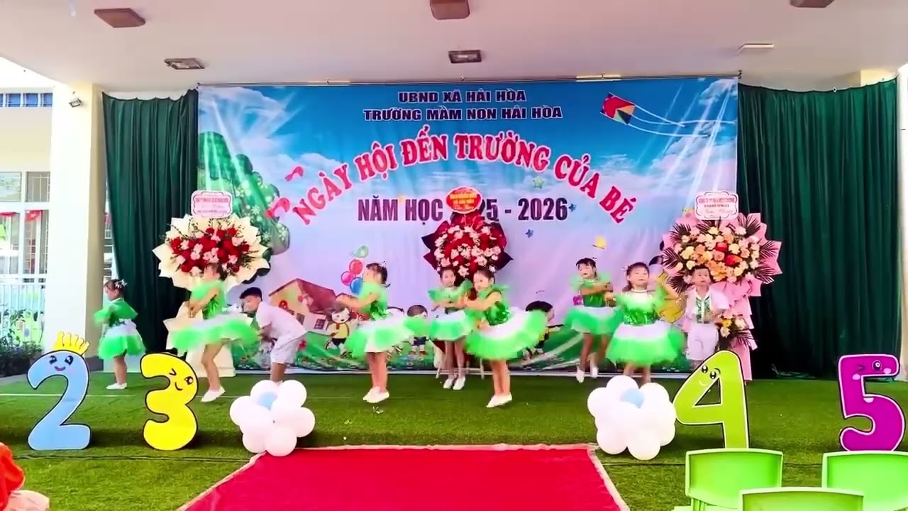 Tiết mục  nhảy liên  khúc 