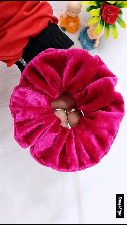 How to make hand sew velvet fabric scrunchie at home||diy velvet scrunchie without machine|#Shorts