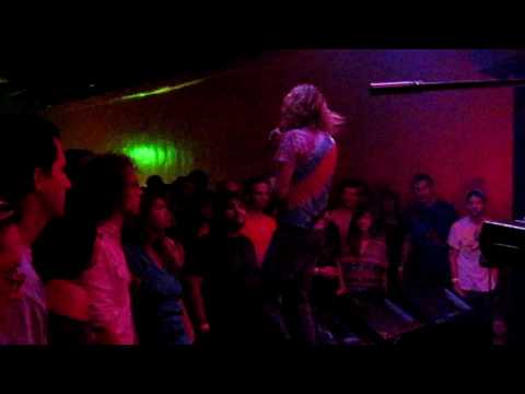 Ver Ariel Pink's Haunted Graffiti - Jules Lost His Jewels en YouTube Ver Ariel Pink's Haunted Graffiti - Jules Lost His Jewels en YouTube
